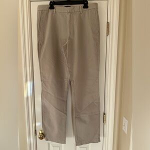 Banana Republic men’s Aiden chino’s